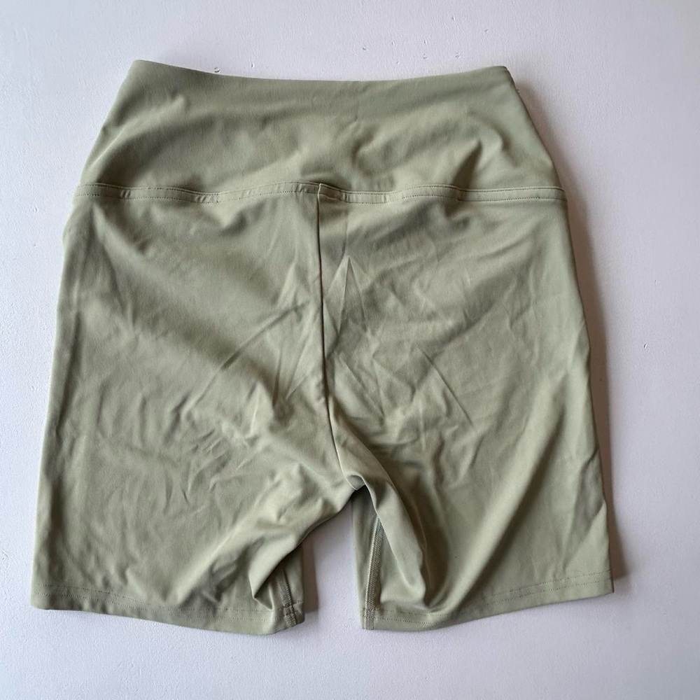 Gymshark Shorts - Picture 3 of 4